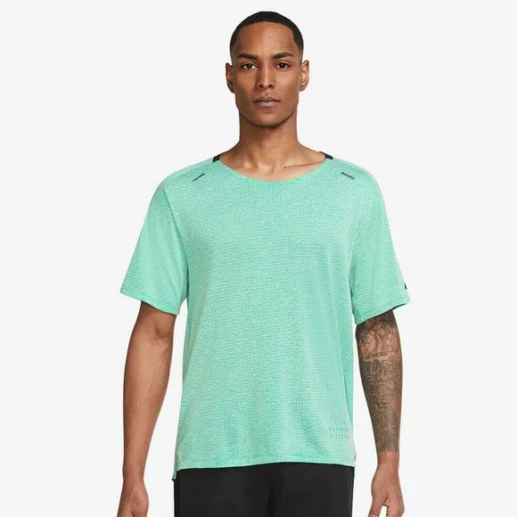 NIKE　Nike Dri-FIT Nike Pro Men's Dri-FIT Slim Short-Sleeve Top. Nike.com